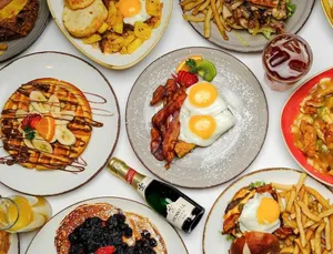 Deacon's Corner - restaurant in Vancouver – fine dining dishes, interior photos, and ambiance. - Photo 1