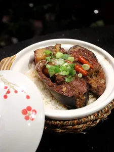 Crab Hot Lau Granville - Vietnamese restaurant in Vancouver – fine dining dishes, interior photos, and ambiance.