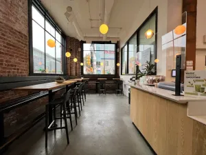 Glory Juice Co. - Cafe restaurant in Vancouver – fine dining dishes, interior photos, and ambiance.
