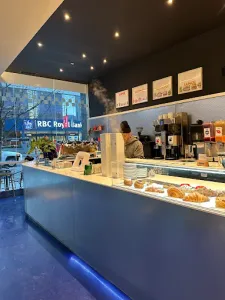 cafeclub. - Cafe restaurant in Downtown Vancouver – fine dining dishes, interior photos, and ambiance.