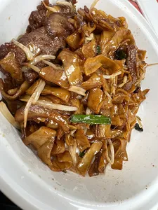 Neptune Wonton Noodle Surrey Central - Taiwanese & HK Cafe restaurant in Surrey – fine dining dishes, interior photos, and ambiance.