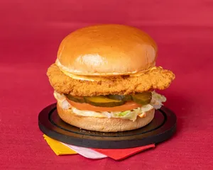 Hi Five Chicken East Broadway - Burger & Fried Chicken restaurant in Vancouver – fine dining dishes, interior photos, and ambiance.