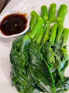 Neptune Wonton Noodle Surrey Central - Taiwanese & HK Cafe restaurant in Surrey – fine dining dishes, interior photos, and ambiance.