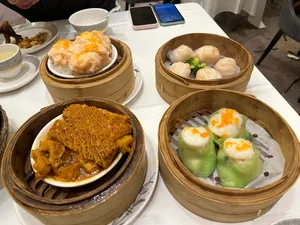 Yue Restaurant - Dim Sum restaurant in Richmond – fine dining dishes, interior photos, and ambiance.