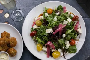 Donnellan’s Irish Pub - Irish restaurant in Downtown Vancouver – fine dining dishes, interior photos, and ambiance.