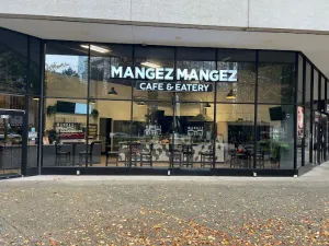 Mangez Mangez Cafe & Eatery - Cafe restaurant in Downtown Vancouver – fine dining dishes, interior photos, and ambiance.