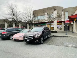 100E FRUIT - Dessert restaurant in Richmond – fine dining dishes, interior photos, and ambiance.