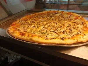 Did's Pizza - Pizza restaurant in Downtown Vancouver – fine dining dishes, interior photos, and ambiance.