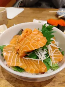 Sushi Bros - Japanese & Sushi restaurant in Downtown Vancouver – fine dining dishes, interior photos, and ambiance.