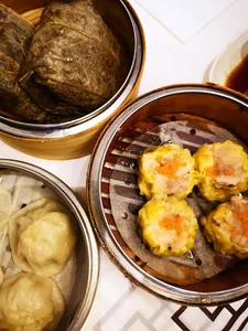 Jade Dynasty Restaurant Chinese restaurant in Downtown Vancouver – fine dining dishes, interior photos, and ambiance.