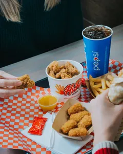 Hifive Chicken Kingsway Burger & Fried Chicken restaurant in Burnaby – fine dining dishes, interior photos, and ambiance.