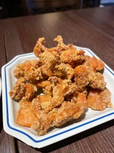 Dingding Restaurant - Chinese restaurant in Downtown Vancouver – fine dining dishes, interior photos, and ambiance.