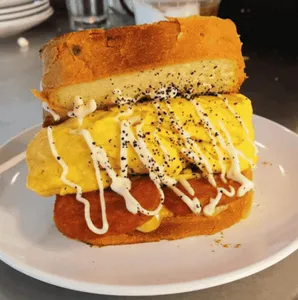 Bread x Butter Cafe - Cafe restaurant in Downtown Vancouver – fine dining dishes, interior photos, and ambiance.