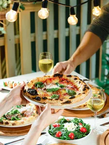 Pizza Garden Metrotown - Pizza restaurant in Burnaby – fine dining dishes, interior photos, and ambiance.