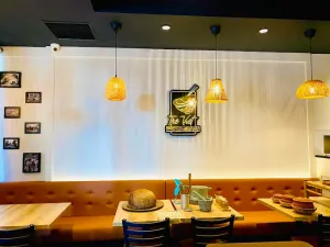 Tre Viet - Vietnamese restaurant in Downtown Vancouver – fine dining dishes, interior photos, and ambiance.