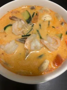 Papaya Hut Restaurant - Thai restaurant in Downtown Vancouver – fine dining dishes, interior photos, and ambiance.