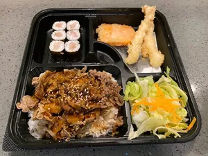 Kiku Sushi Metrotown - Japanese & Sushi restaurant in Burnaby – fine dining dishes, interior photos, and ambiance.