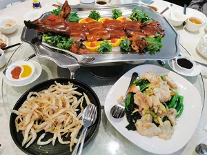 Neptune Palace Seafood Restaurant Brentwood - Dim Sum restaurant in Burnaby – fine dining dishes, interior photos, and ambiance.