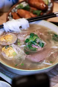 Tre Viet - Vietnamese restaurant in Downtown Vancouver – fine dining dishes, interior photos, and ambiance.