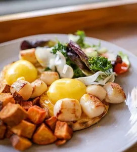 Bread x Butter Cafe - Cafe restaurant in Downtown Vancouver – fine dining dishes, interior photos, and ambiance.