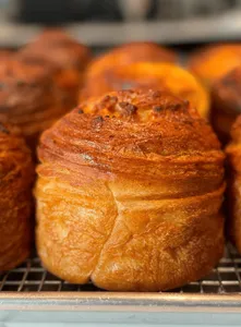 cafeclub. - Cafe restaurant in Downtown Vancouver – fine dining dishes, interior photos, and ambiance.