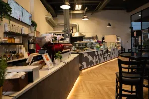 Mangez Mangez Cafe & Eatery - Cafe restaurant in Downtown Vancouver – fine dining dishes, interior photos, and ambiance.