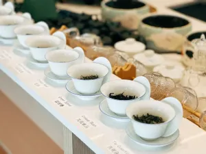 11AM Tea House - Bubble Tea restaurant in Richmond – fine dining dishes, interior photos, and ambiance.