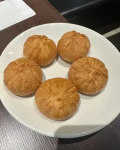 Dingding Restaurant - Chinese restaurant in Downtown Vancouver – fine dining dishes, interior photos, and ambiance.