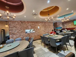 Happy Day Cafe Kingsway - Taiwanese & HK Cafe restaurant in Vancouver – fine dining dishes, interior photos, and ambiance.