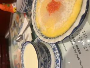 Review photo uploaded by onion green at The First Dessert