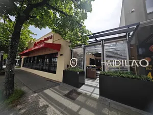 Haidilao Hotpot West Broadway Hot Pot restaurant in Vancouver – fine dining dishes, interior photos, and ambiance.