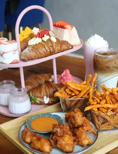 Hazukido Cafe Plus - Cafe restaurant in Richmond – fine dining dishes, interior photos, and ambiance.