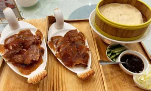 Neptune Palace Restaurant Surrey - Dim Sum restaurant in Surrey – fine dining dishes, interior photos, and ambiance.