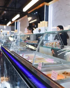 Ricardo's White Rock (Bubble Tea, Ice Cream, Coffee) - Dessert restaurant in Surrey – fine dining dishes, interior photos, and ambiance.