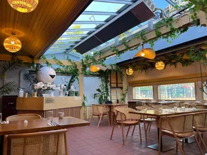 RENS Cafe & Bistro - Thai restaurant in Burnaby – fine dining dishes, interior photos, and ambiance.