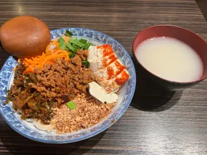 Flower & House in Spring - Chinese restaurant in Downtown Vancouver – fine dining dishes, interior photos, and ambiance.