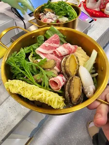 Super Thai Hot Pot - Hot Pot restaurant in Vancouver – fine dining dishes, interior photos, and ambiance.