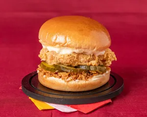 Hi Five Chicken East Broadway - Burger & Fried Chicken restaurant in Vancouver – fine dining dishes, interior photos, and ambiance.