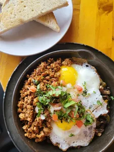 Los Cuervos Taqueria & Cantina - Mexican restaurant in Vancouver – fine dining dishes, interior photos, and ambiance.