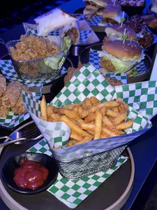 TRUES CLUB - KTV & Club restaurant in Richmond – fine dining dishes, interior photos, and ambiance.