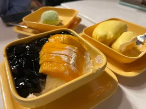 Sweethoney Dessert Burnaby - Dessert restaurant in Burnaby – fine dining dishes, interior photos, and ambiance.