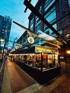 P2P indian restaurant Yaletown - Indian restaurant in Downtown Vancouver – fine dining dishes, interior photos, and ambiance.