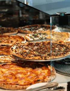 Pizza Garden Metrotown - Pizza restaurant in Burnaby – fine dining dishes, interior photos, and ambiance.