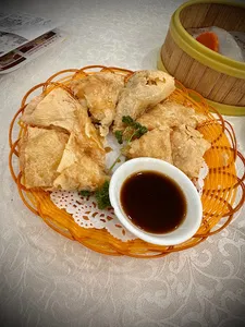 Neptune Palace Restaurant Surrey - Dim Sum restaurant in Surrey – fine dining dishes, interior photos, and ambiance.