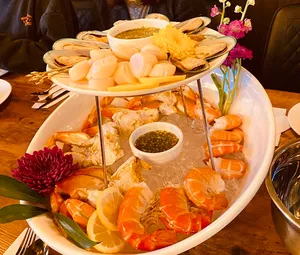 Sip Song Thai Cuisine - Thai restaurant in Vancouver – fine dining dishes, interior photos, and ambiance.