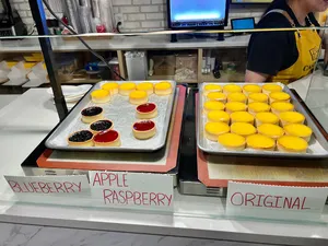 Castella Cheesecake YVR OUTLET - Dessert restaurant in Richmond – fine dining dishes, interior photos, and ambiance.