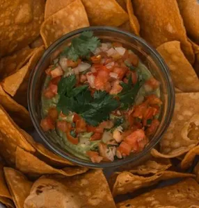 Picture of dish Guacamole & Chips at COMEDOR By La Taqueria