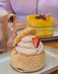 UNNI PASTRIES Robson - Dessert restaurant in Downtown Vancouver – fine dining dishes, interior photos, and ambiance.