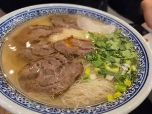 Noodle Arts - Chinese restaurant in Downtown Vancouver – fine dining dishes, interior photos, and ambiance.