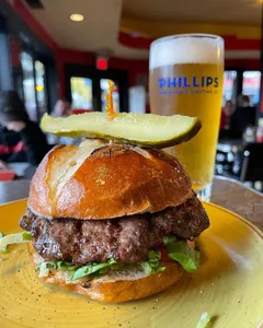 Deacon's Corner - North American restaurant in Vancouver – fine dining dishes, interior photos, and ambiance.